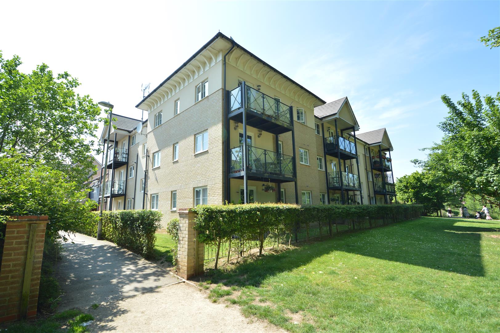 Summerfields, Sible Hedingham Scott Maddison